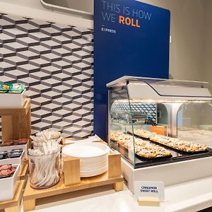 Holiday Inn Express Hotel & Suites Astoria By Ihg